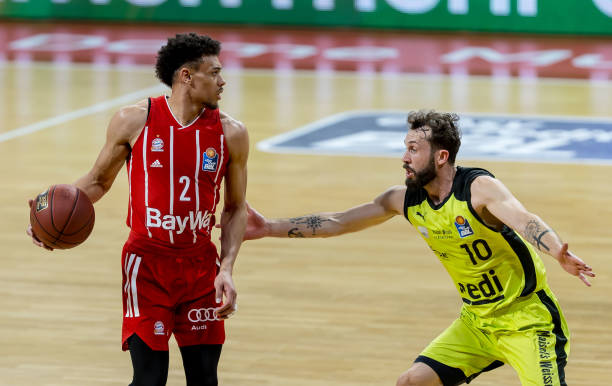 场上表现卓 场上表现卓