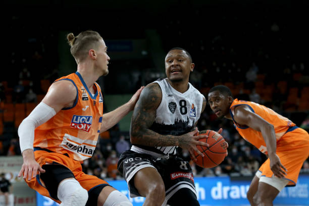 上一直保持 上一直保持