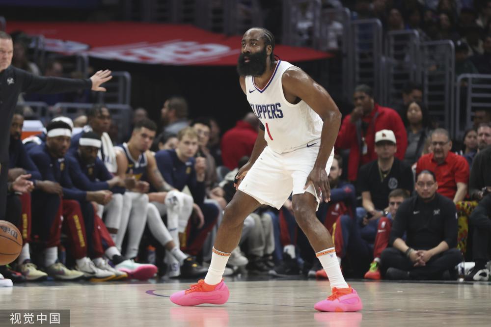 距离卫冕仅 距离卫冕仅